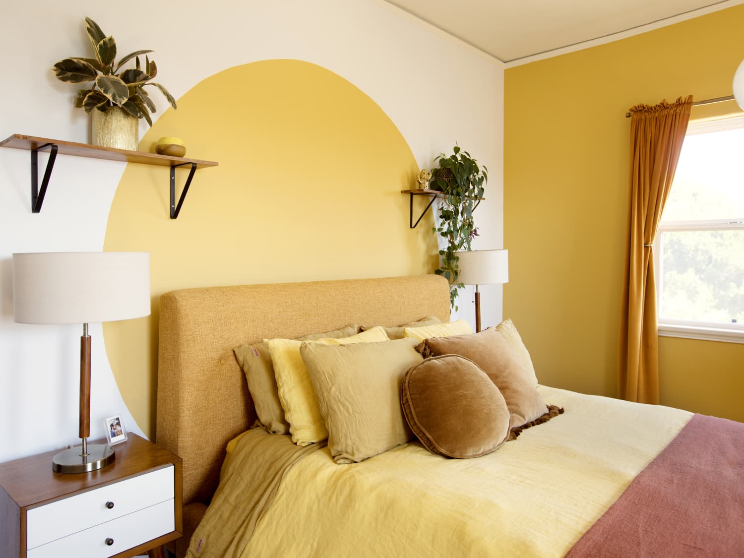 The Best Colorful Geometric Wall Decals to Upgrade Your Home With